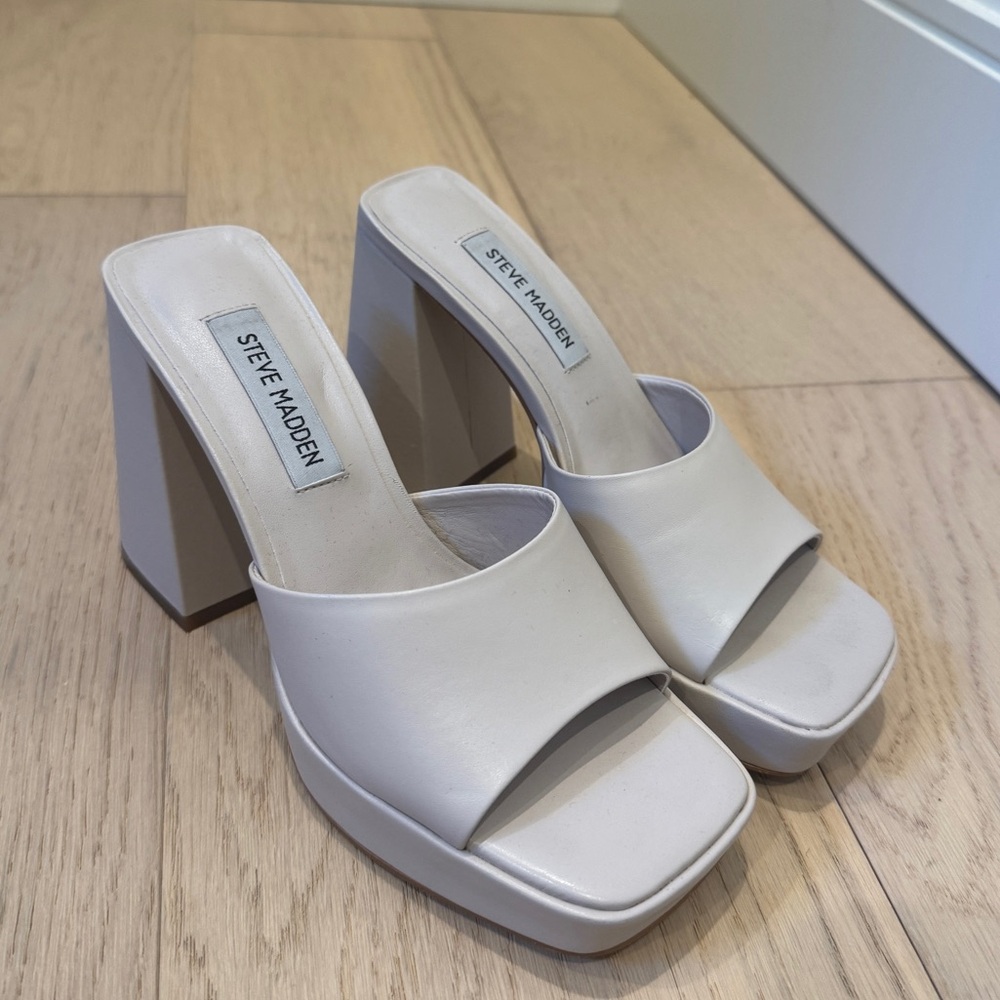 Steve Madden Women's Off-White Block Heel Mules